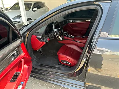 2018 Porsche PANAMERA 缩略图 5