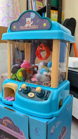 Claw machine toy