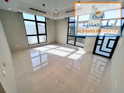 First occupancy - High-end finishes - Amenities - Central air conditioning - Central gas - Spacious sink - With flower beds