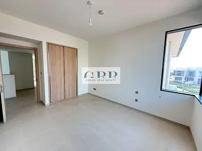 Spacious 5BR + Maid Villa with Private Pool | Huge Plot