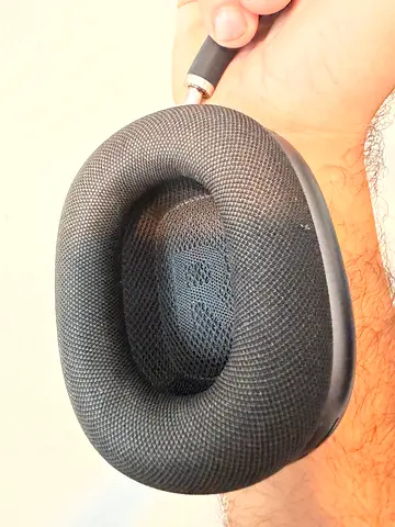 Apple AirPods Max. New Ear Pads 2026, Original Owner Since 2022