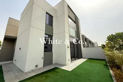 Pool & Park Location | Single Row | Vacant