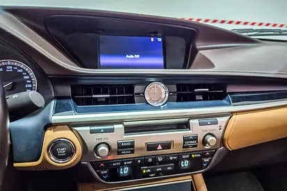 صورة 13 لـ 2018 Lexus ES-SERIES