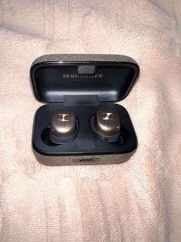 Sennheiser Momentum True Wireless 4 Earbuds with Charging Case - Good Condition