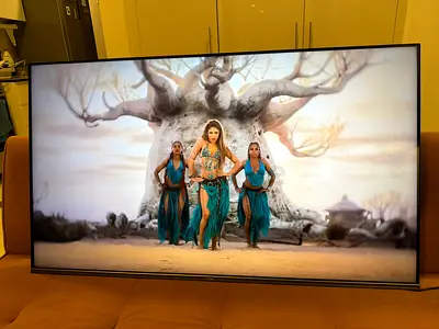 UNEVA 4K 55" Smart LED TV - Good Working Condition