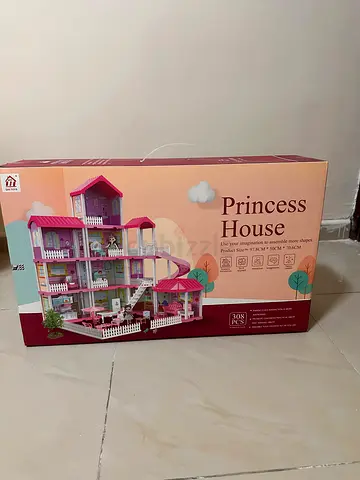 Princess House Dollhouse Playset - New in Box