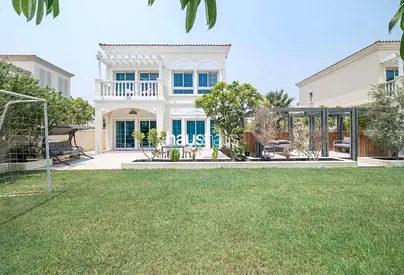 Gorgeous Family Home | Fully Upgraded | Furnished