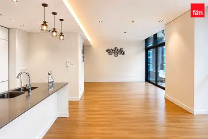 Ready To MoveiIn | | Prime Location | Spacious |