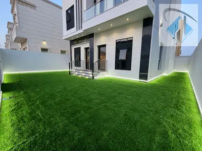 فيلا للايجار جنب المسجد مع مساحه حوش كبيره