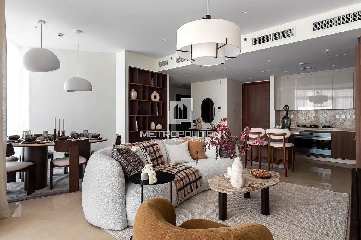 Luxury 3BR| Fully Upgraded and Furnished| Vacant