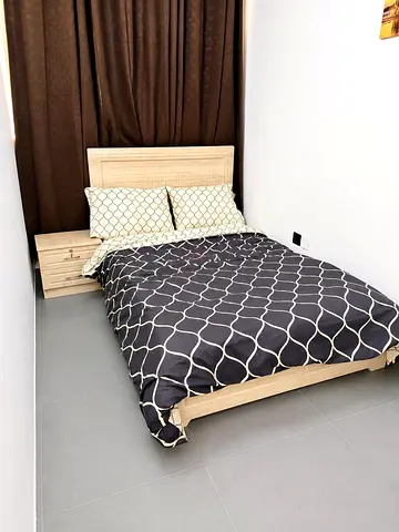 Fully Furnished Patition Room for Couple or Single Executive – Khalidiya