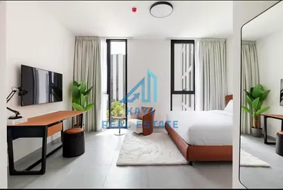 A very special studio apartment on the Boulevard.
