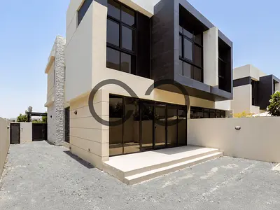 Big Layout | Corner Townhouse | Vacant | Maid Room