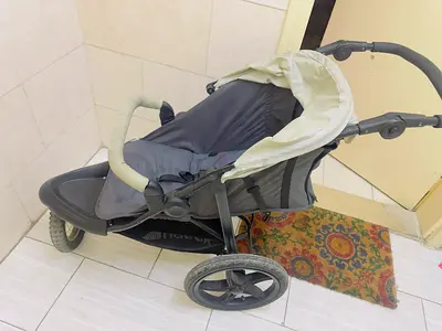 Single jogging stroller in good used condition