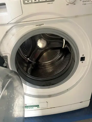 Front-load washing machine - working, some cosmetic wear