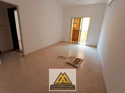 غرفة وصالة بمساحة ممتازة مطبخ مغلق حمام واحد تكييف سبليت صيانة مجانية على المالك قريبة من جميع الخدمات موقع مميز في الروضة 3