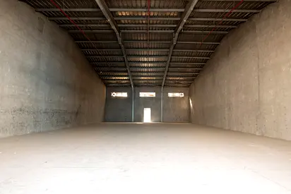 NO AGENTS | 35 KW POWER |  WAREHOUSE | AL QUOZ IND 1  Type: Warehouse Purpose : Rent Furnishing: Unf