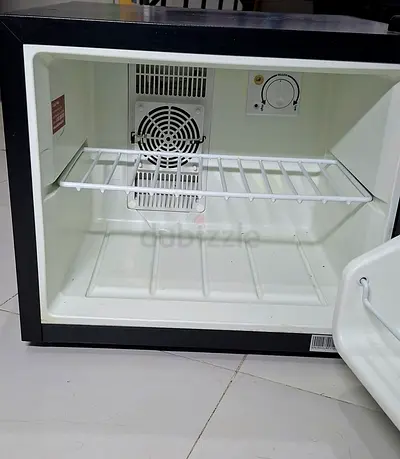 Compact Mini Fridge / Mini Bar Refrigerator - Good Working Condition only low cooling must filledgas