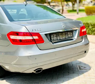 2011 Mercedes-BENZ E-CLASS — фото 9