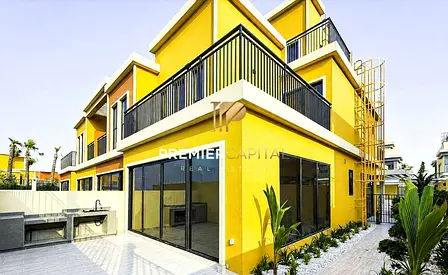 NEW | GATED COMMUNITY | SPACIOUS TOWNHOUSE