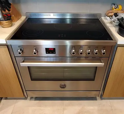 Bertazoni Stainless steel electric range with ceramic cocker 90/60cm like new