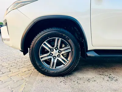 2023 Toyota FORTUNER — фото 16