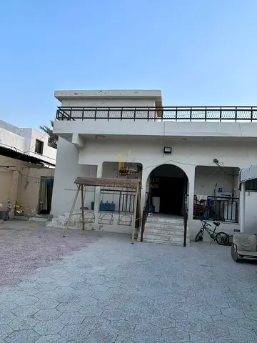 🏡 للبيع | فيلا عبارة عن فلتين مستقلتين