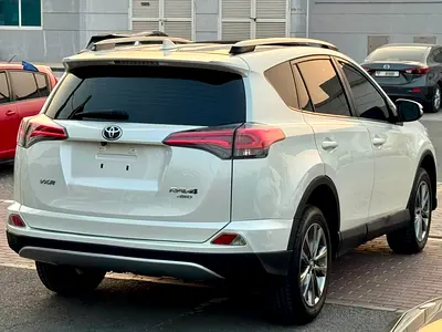 2018 Toyota RAV 4 — фото 4