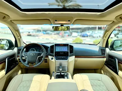 صورة 14 لـ 2017 Toyota LAND CRUISER