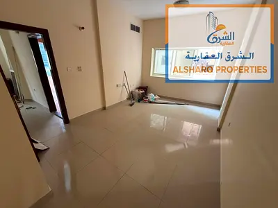 غرفه وصاله مع بلكونه تاني صف من الكورنيش عجمان تكييف مركزي بسعر مناسب مع تسهيلات بالدفع