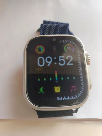 Smartwatch with Nylon Strap - Working Condition - slight Crack on screen