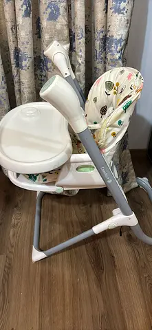 Jikel adjustable baby high chair with tray and hands free swing - good condition