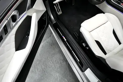 2022 BMW M8 photo 12