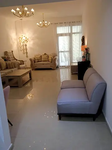 فرصة استثمارية وسكنية استثنائية – شقة مفروشة بالكامل (غرفة وصالة + 2 حمام + باركن) بمساحة ضخمة وإطلالة بحرية ساحرة في أبراج الهورايزون، عجمان!