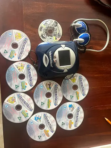 RCA VideoNow Personal CD Player with 9 Kids Movies/Shows
