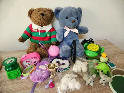 Bundle of plush toys and kids toys - bears, plushies, play accessories