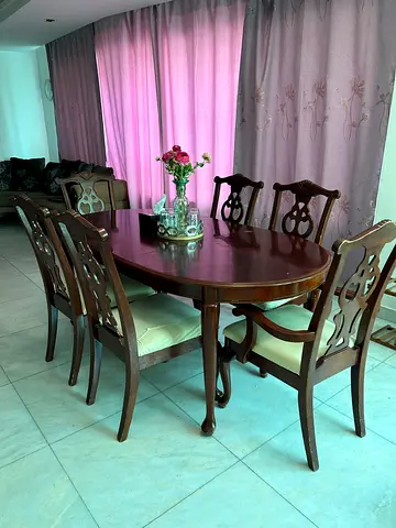 6 Seater Dining Table with crockery unit