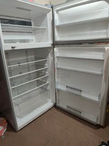 HITACHI INVERTER 720 Liters Silver Top-Freezer Refrigerator - Excellent Working Condition