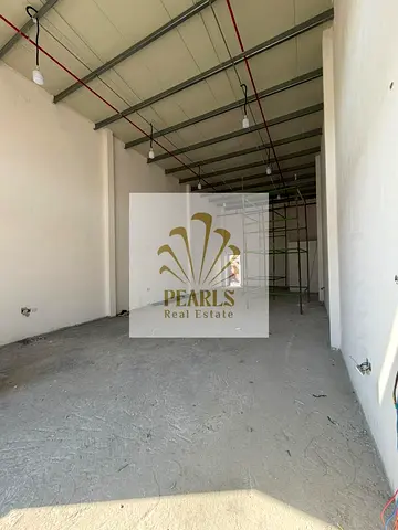 Warehouse Industrial 1 (1610 sqft): 20kW power, all commercial activities, optional mezzanine, easy