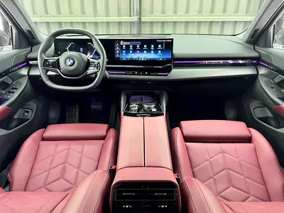 صورة مصغرة 16 لـ 2025 BMW 5-SERIES