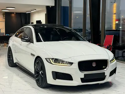 2017 Jaguar XE 缩略图 2