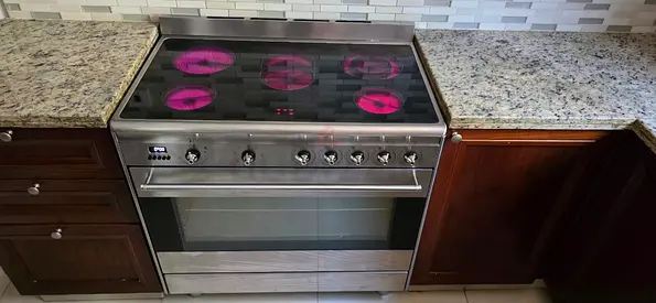 Brand Smeg 5 Hobs 90×60cm Electric Ceramic Cooker Range