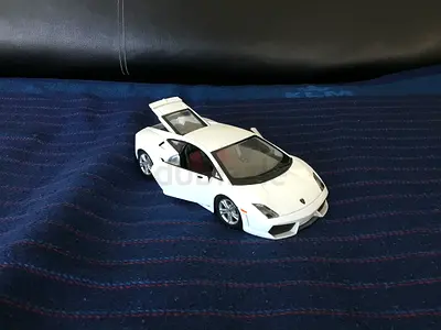 Maisto 1:24 Lamborghini Gallardo LP 560-4 Die-Cast Model