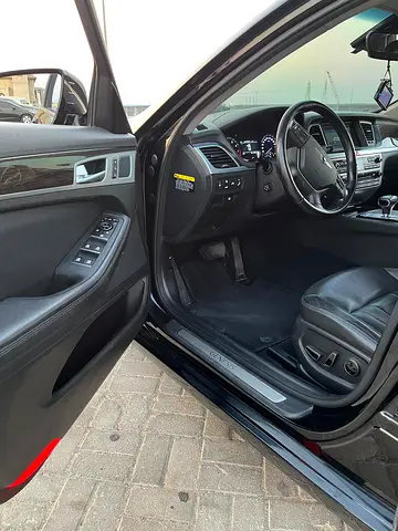 2017 Genesis G80 thumbnail 11