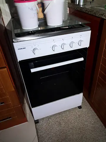 Nikai freestanding gas oven and stove - good working condition