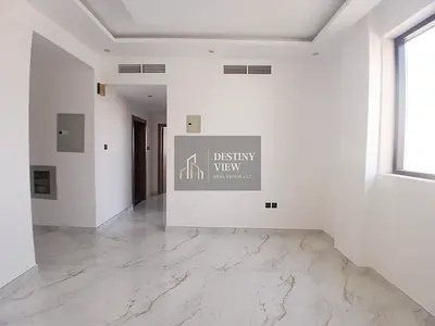 Like brand new lavish 2bhk with balcony and 3 bathroom with wardrobe and full spacious and fully family building