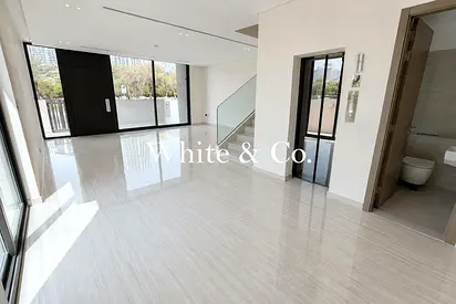 High-End Townhouse | Unfurnished | New