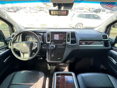 صورة 9 لـ 2021 Toyota GRANVIA