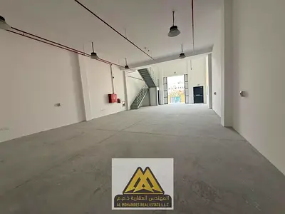 مستودع مساحة كبيرة يصلح لجميع الانشطة باور كهرباء عالي  بالجرف الصناعية3 خلف السوق الصيني بجوار جميع الخدمات والطرق الرئيسيه