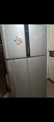 HITACHI INVERTER 720 Liters Silver Top-Freezer Refrigerator - Excellent Working Condition
